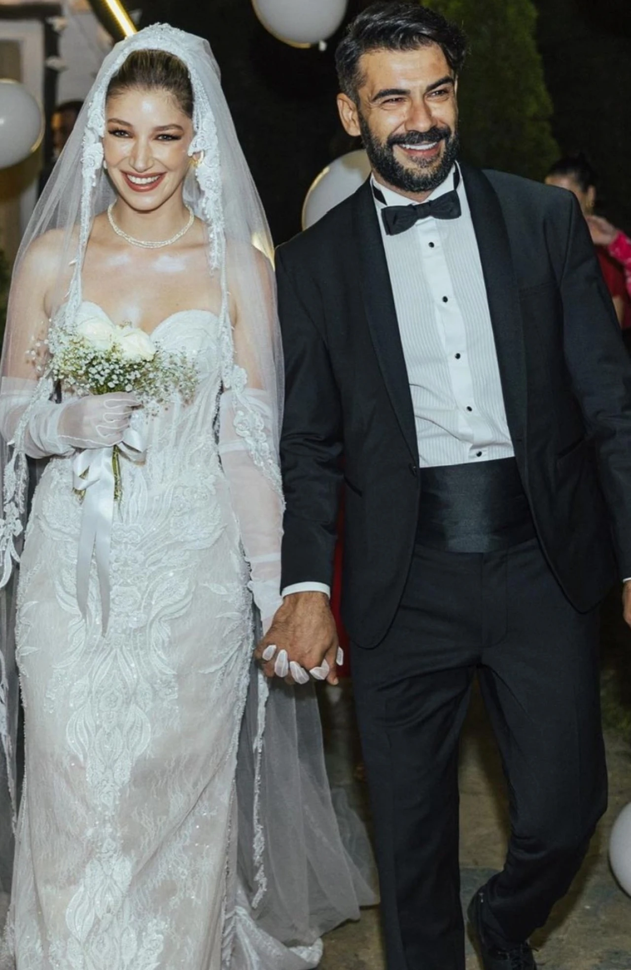 Rüzgar Aksoy ile Yasemin Sancaklı evlendi