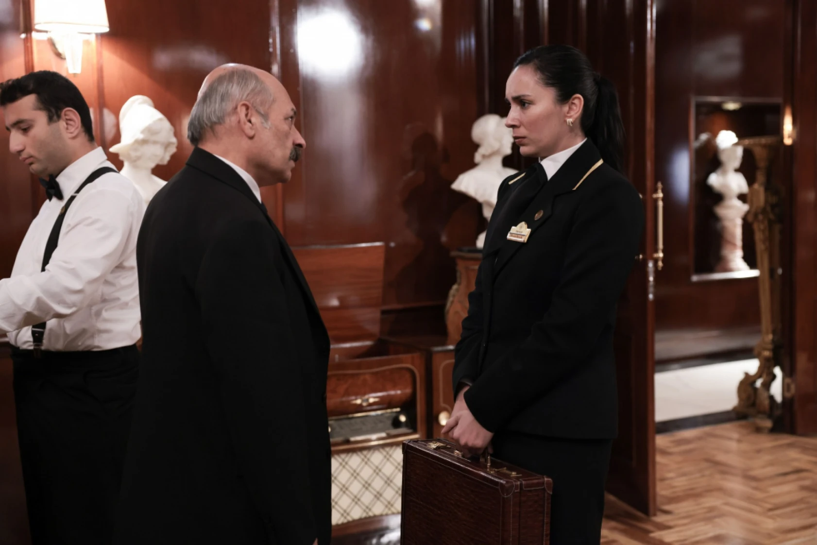 Kral Kaybederse'de son sözü kral söyler