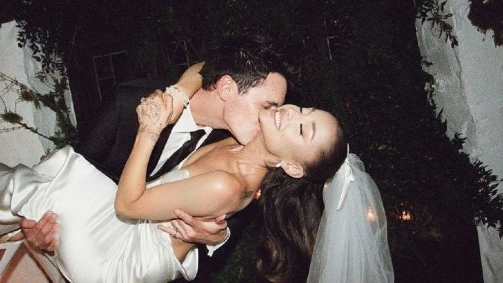 Ariana Grande'nin düğün fotoğrafları ortaya çıktı