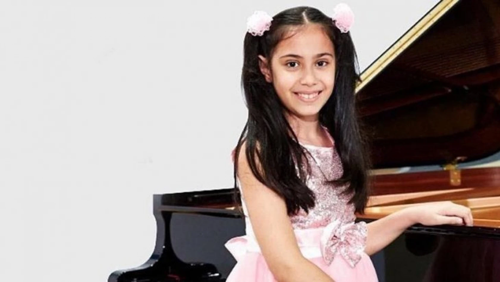 10 yaşındaki piyanist, uluslararası ödül aldı