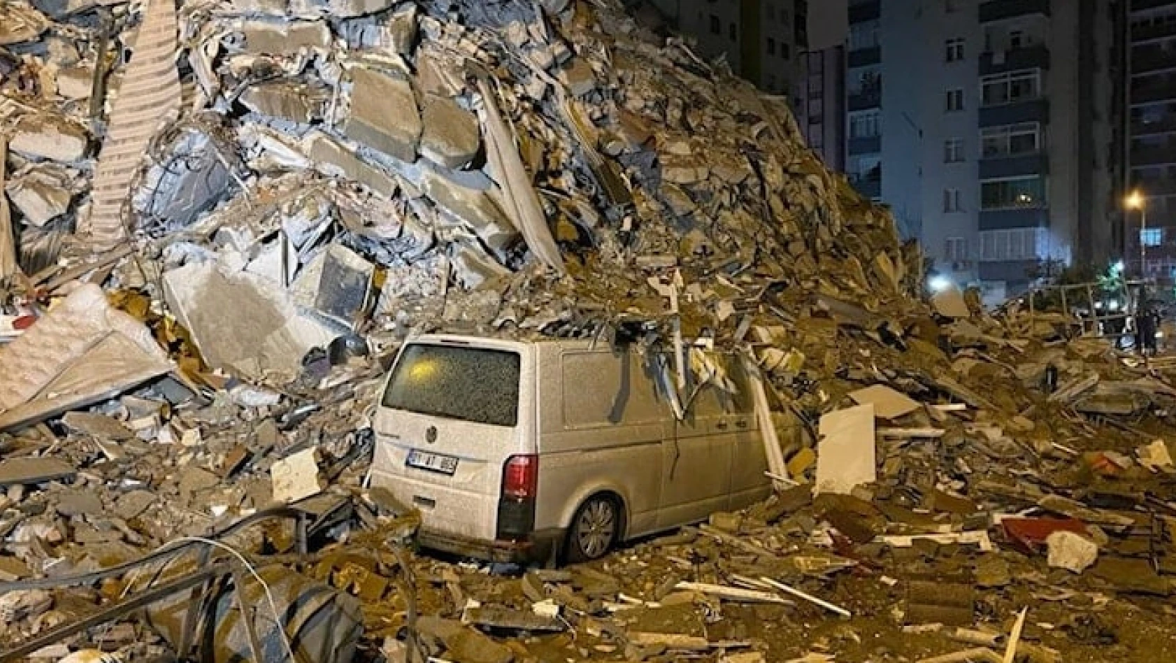 AFAD'dan deprem sonrası uyarı! 'Hayati durumlar dışında telefon kullanmayın'