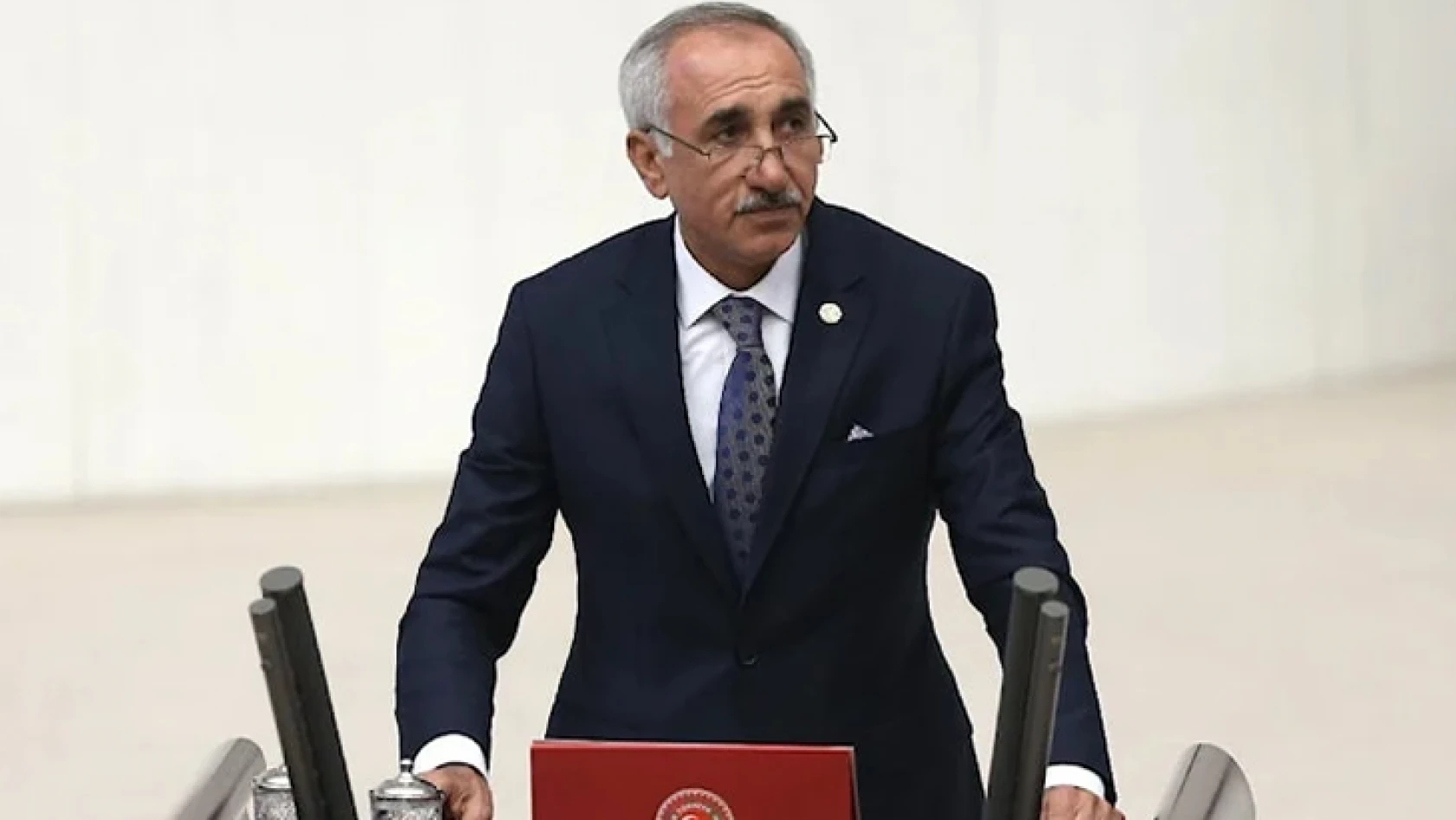 AKP Adıyaman Milletvekili Yakup Taş, Adıyaman'da enkaz altında kaldı