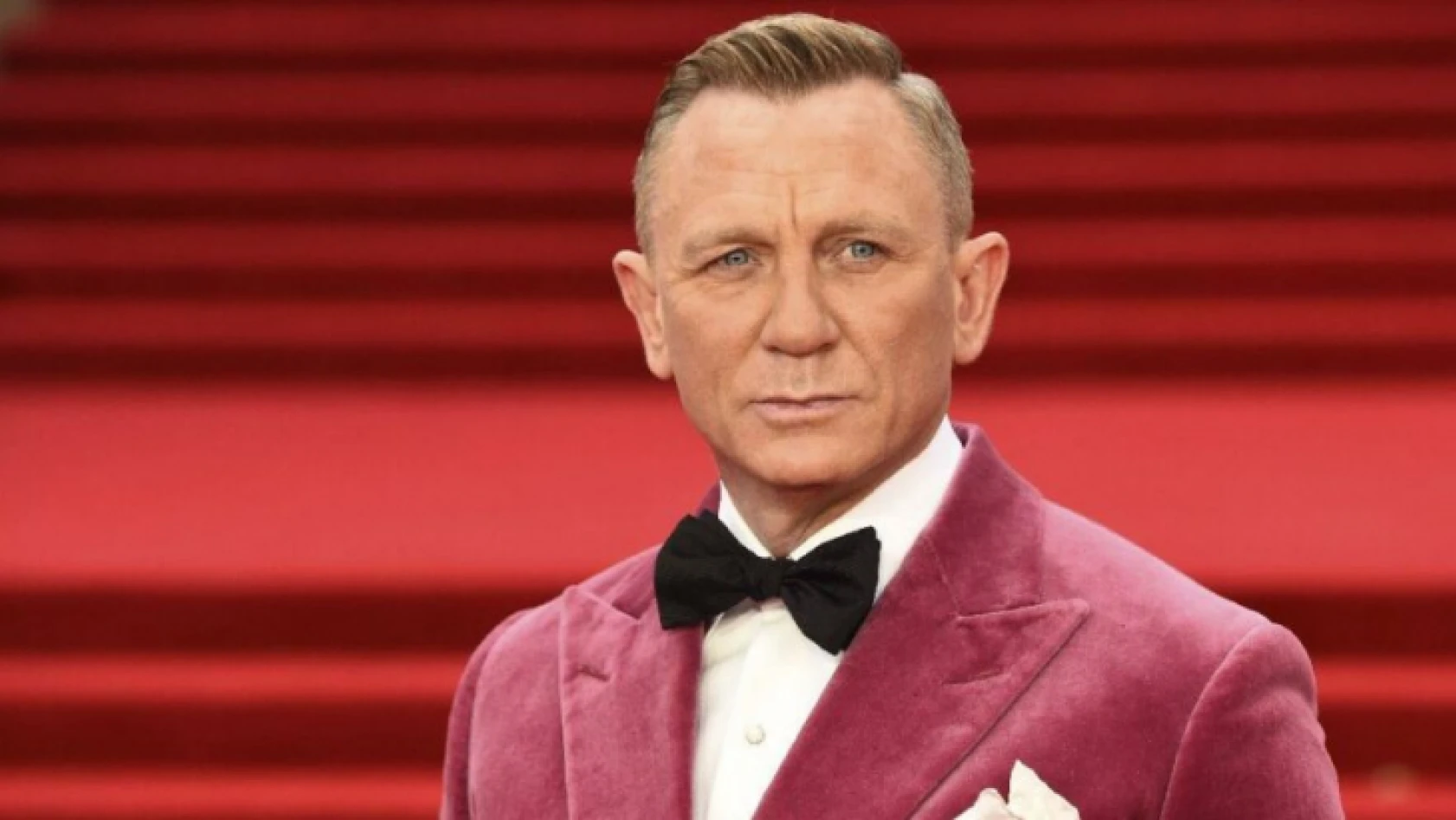 Aktör Daniel Craig, korona virüse yakalandı