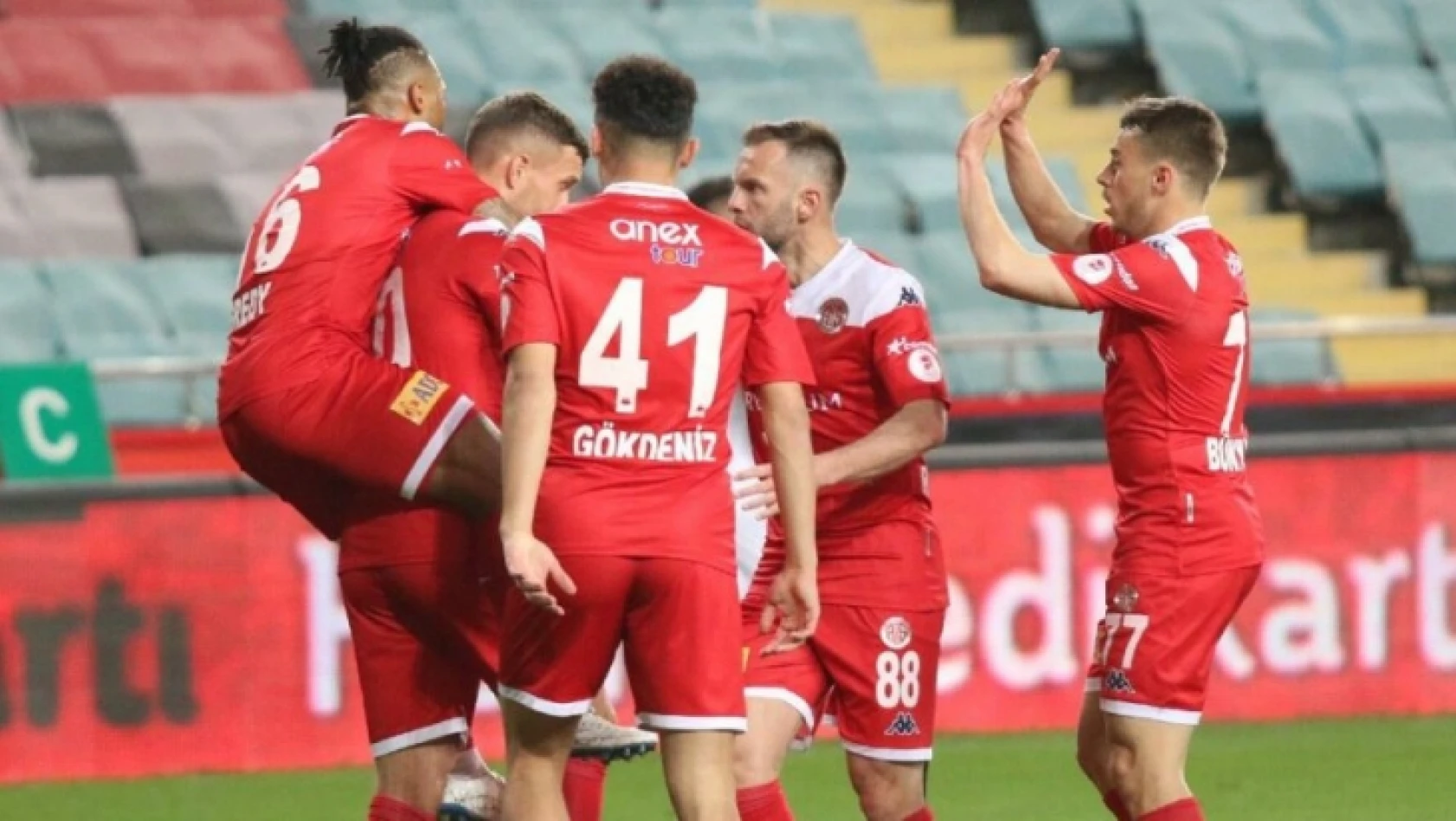 Antalyaspor, Alanyaspor'u yenerek kupada finale yükseldi