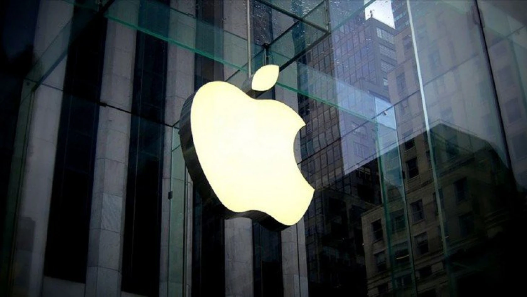 Apple, ofislere geri dönüş tarihini erteledi