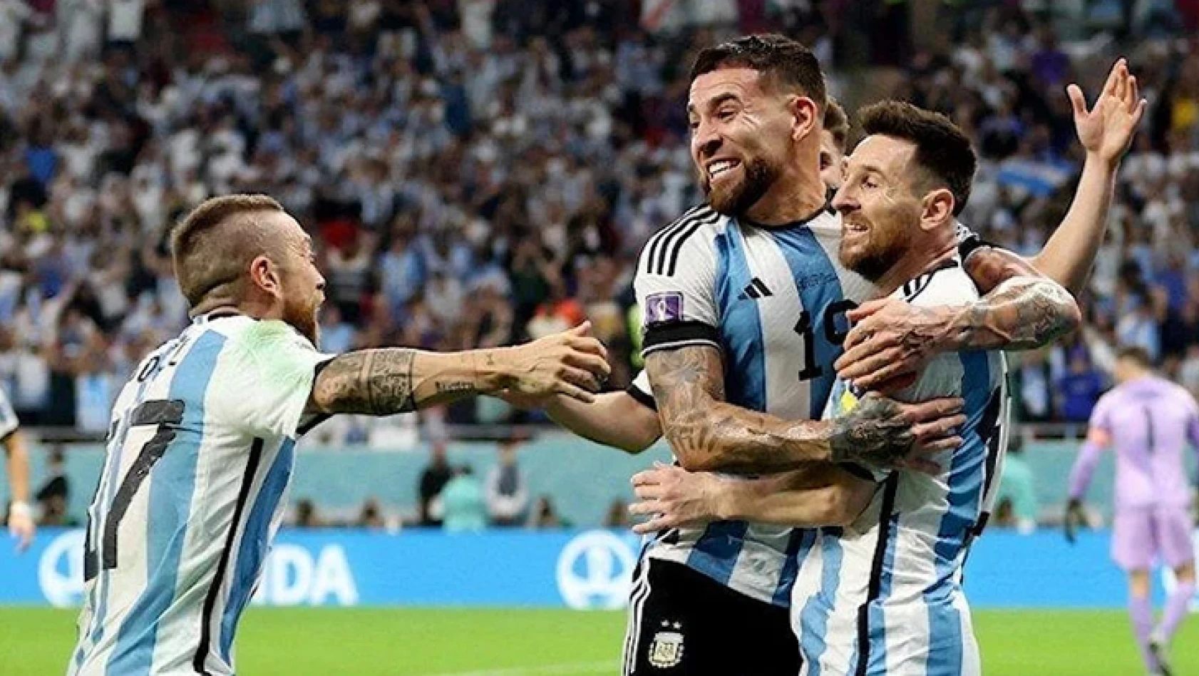 Arjantin, Dünya Kupası'nda çeyrek finalde! Avustralya yıkıldı!