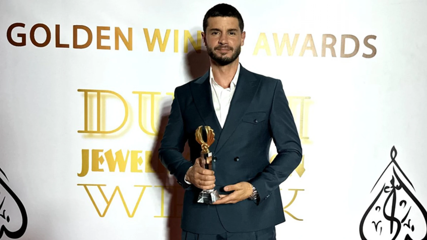 Berk Oktay'a Dubai'den 'En İyi Erkek Oyuncu' ödülü