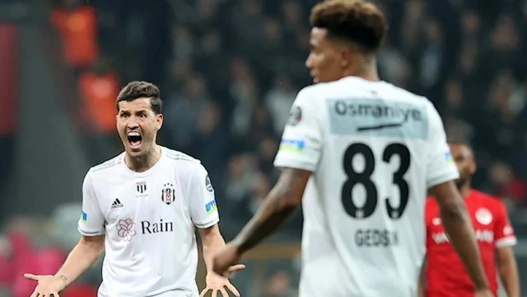 Beşiktaş, Antalyaspor maçında fırsat tepti: 0-0