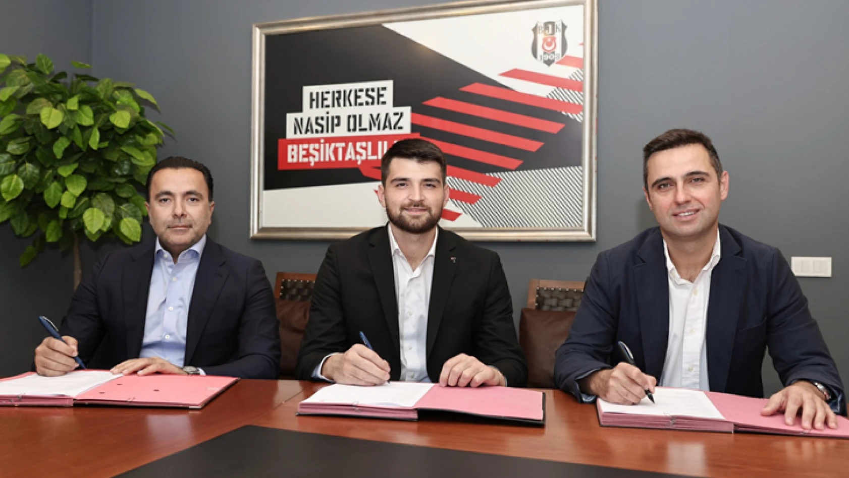 Beşiktaş, Ersin Destanoğlu ile sözleşme yeniledi