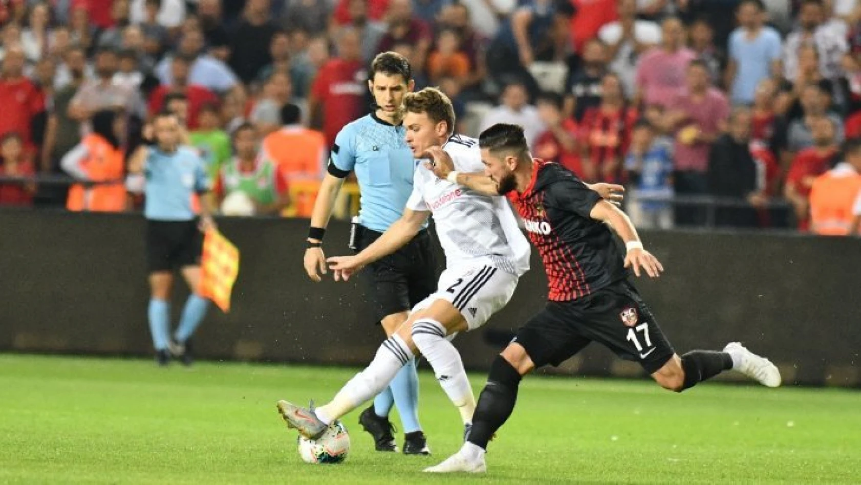 Beşiktaş, Gazişehir'e 3-2 mağlup oldu