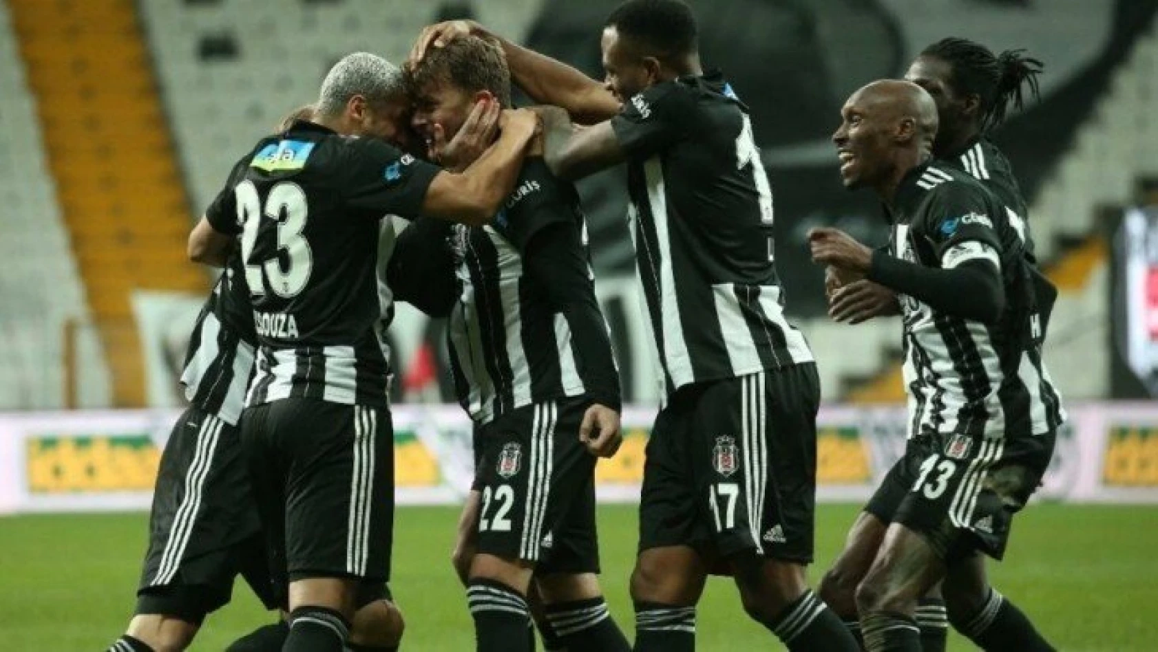 Beşiktaş ikinci yarı hayata döndü, devreyi zirvede tamamladı