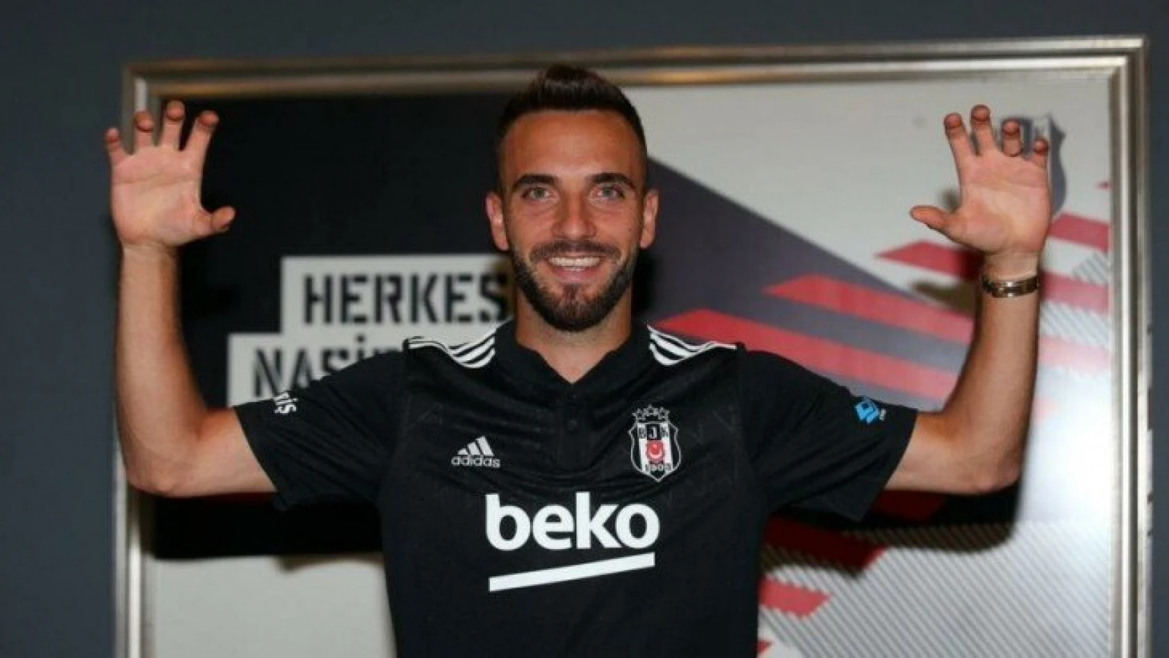 Beşiktaş, yeni transferi Kenan Karaman'ı açıkladı
