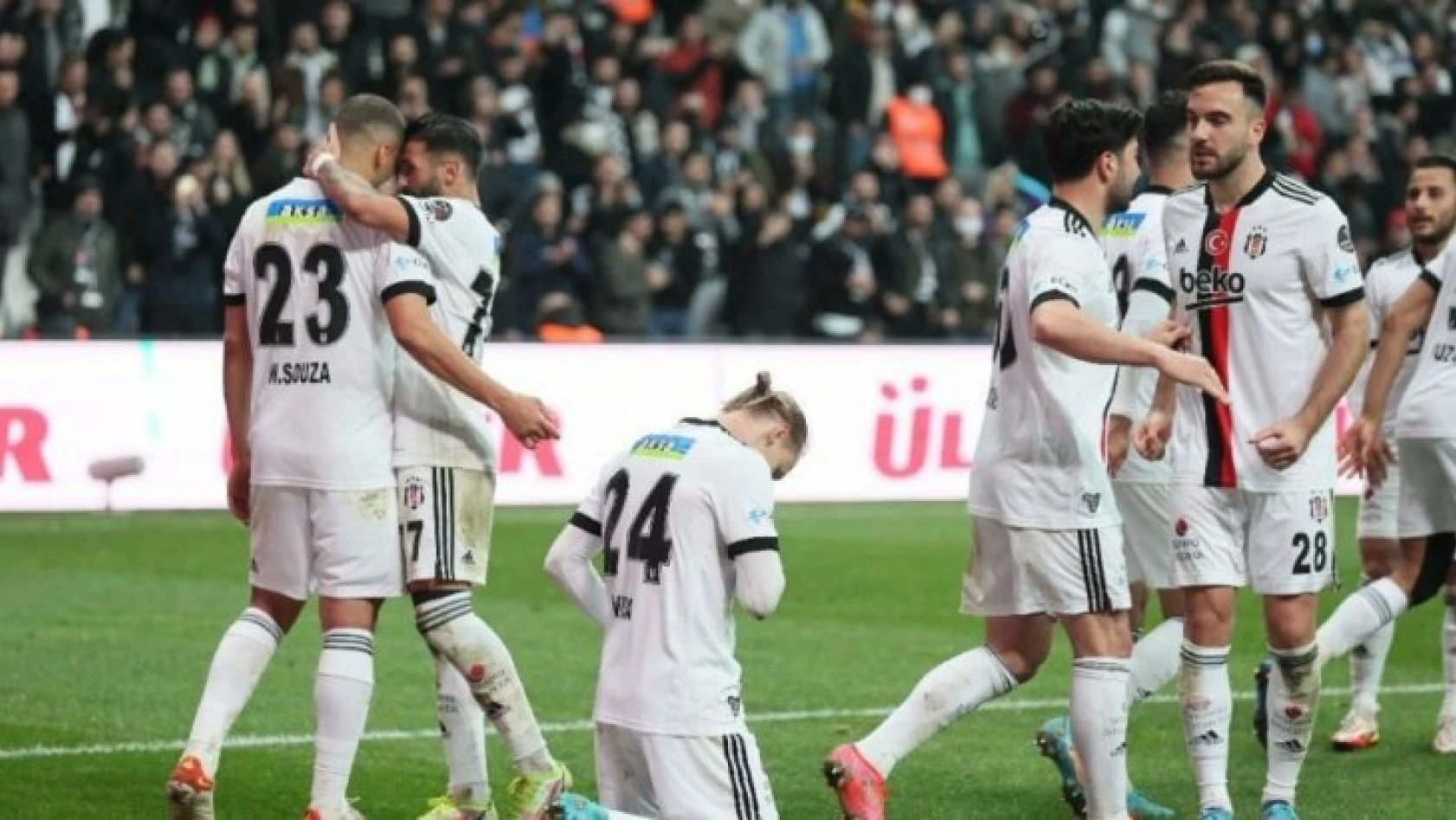 Beşiktaş, zor da olsa galibiyeti hatırladı! Altay'ı tek golle yıktı!