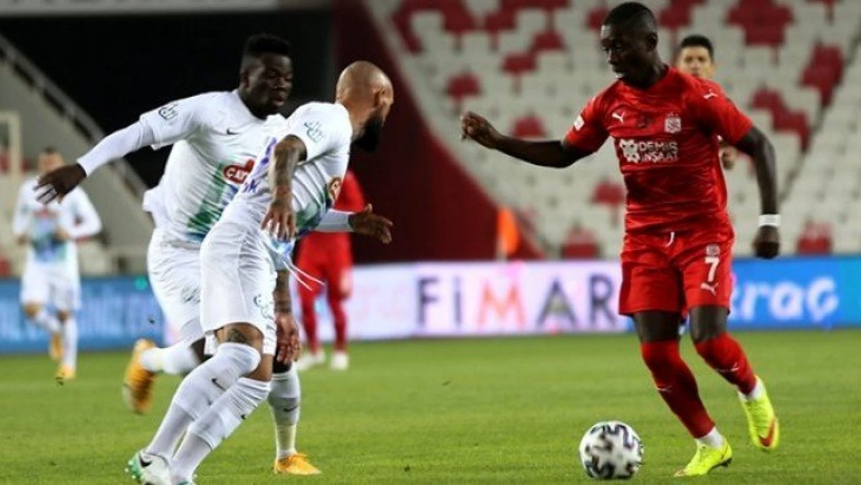 Çaykur Rizespor, Demir Grup Sivasspor'u 2-0 mağlup etti