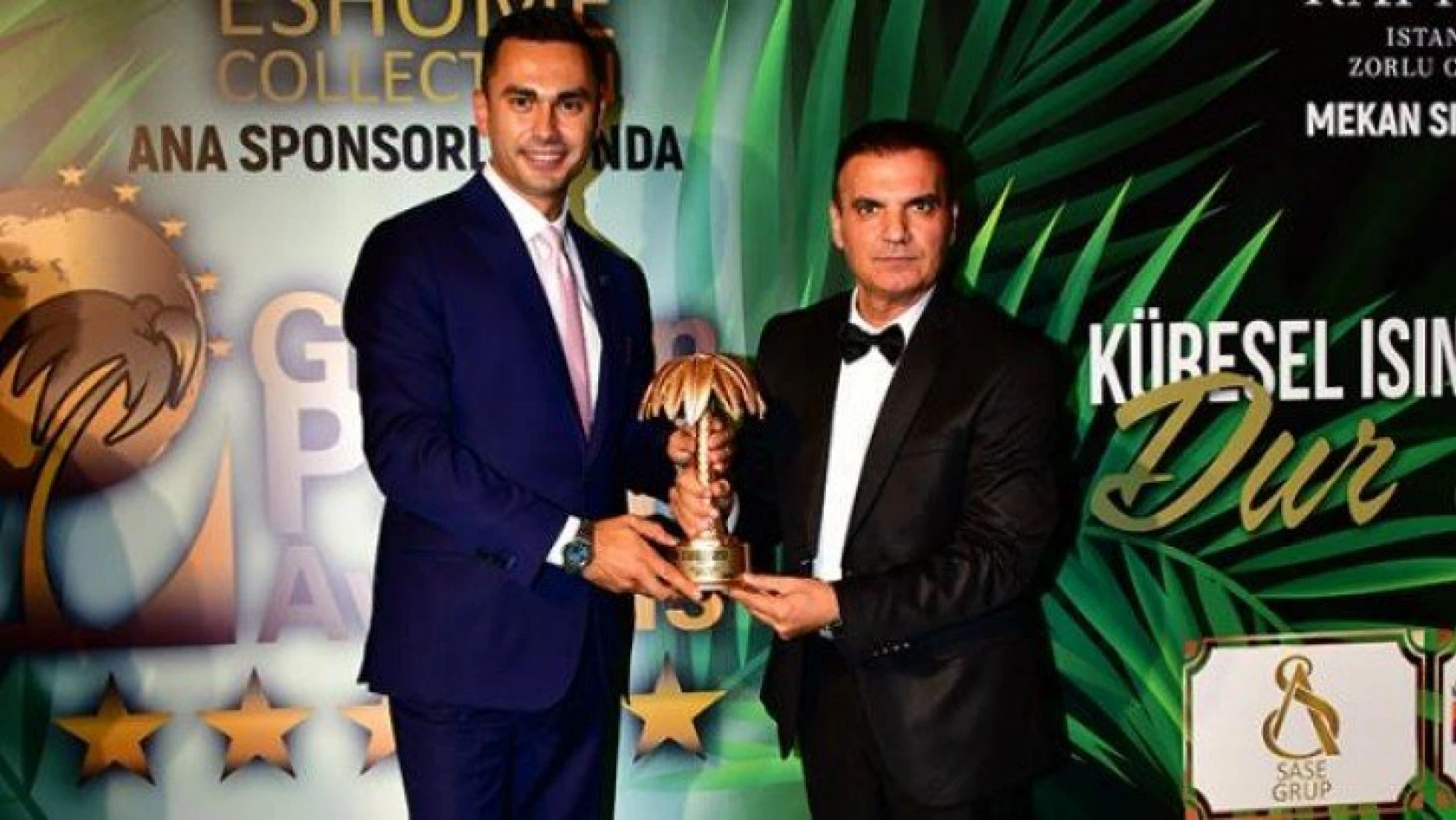 Cem Akşahin'e Altın Palmiye Ödülleri'nde 'Yılın Turizm Yöneticisi' seçildi