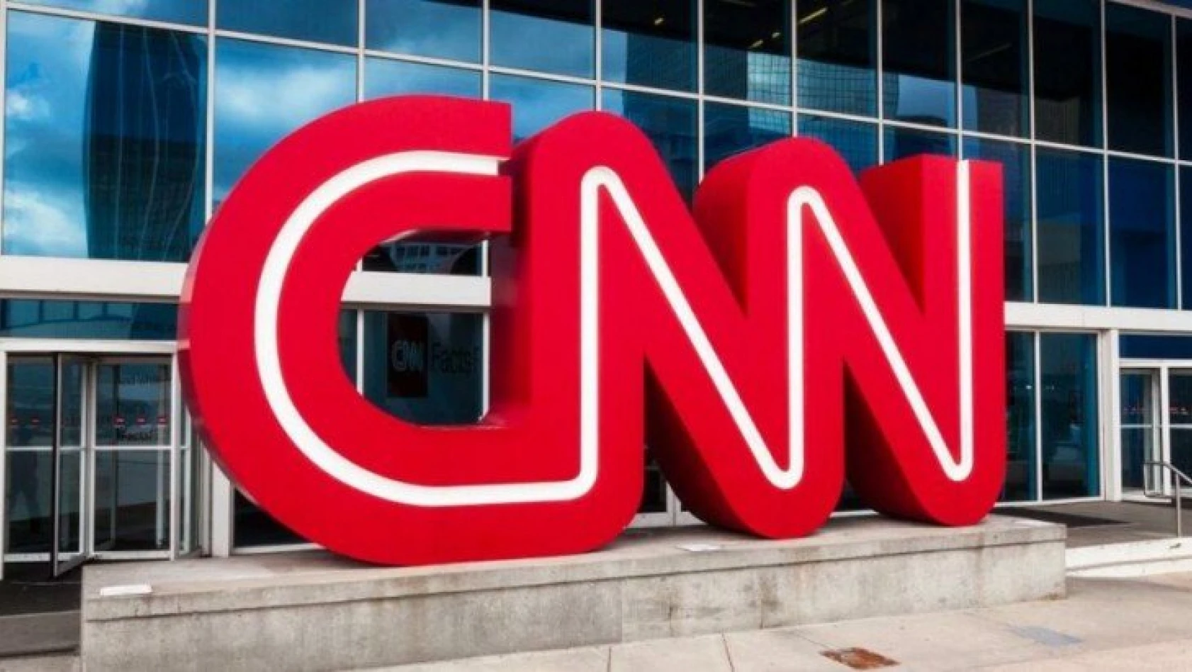 CNN, aşı olmayan çalışanlarını işten kovdu