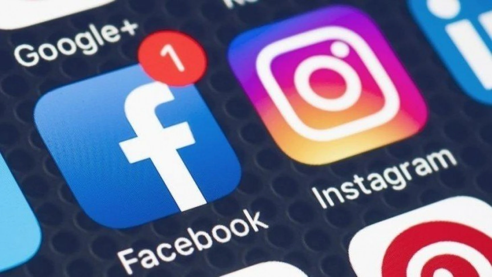 Dedeler Facebook, torunlar Instagram kullanıyor