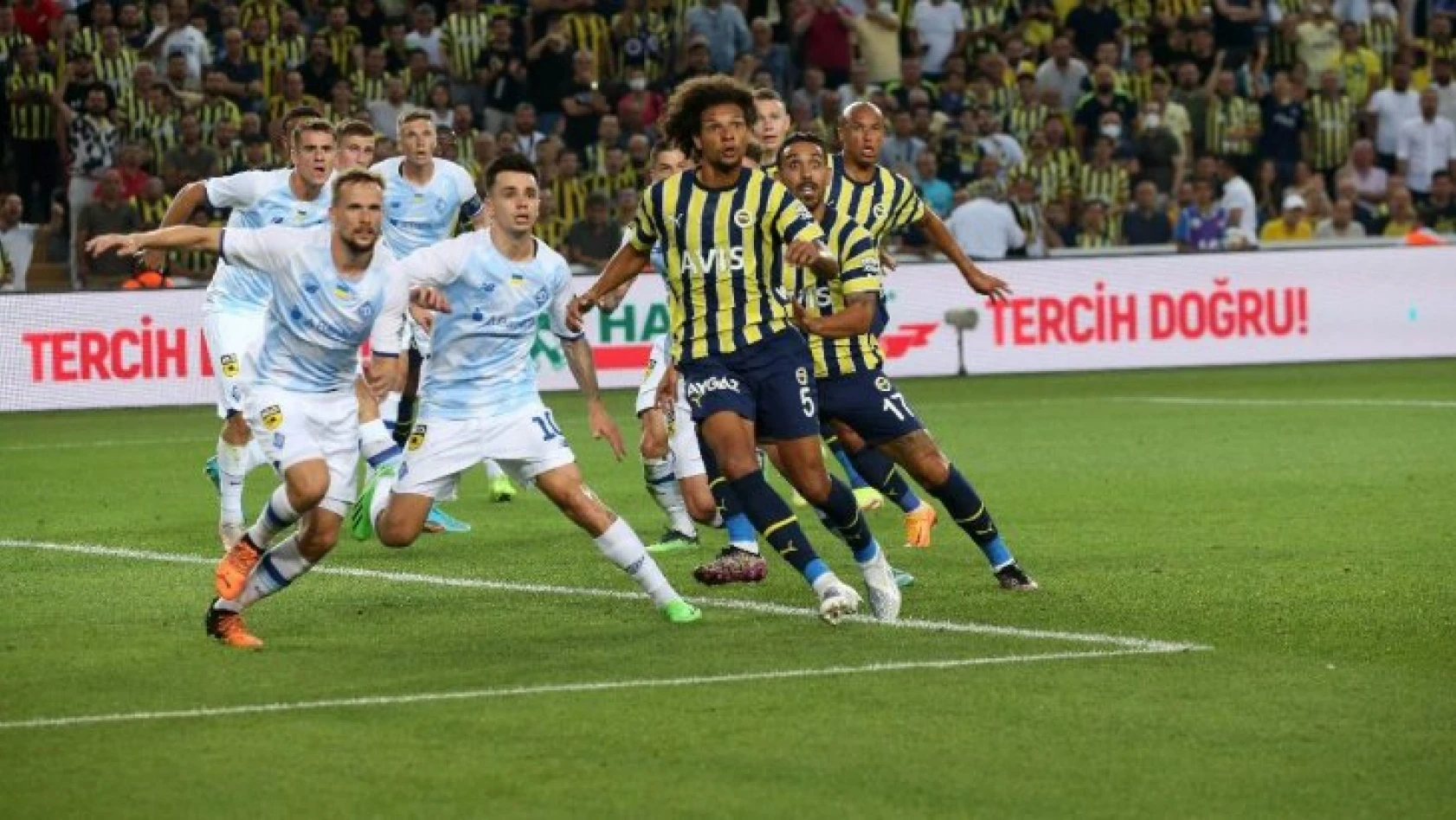 Dinamo Kiev'e 2-1 mağlup olan Fenerbahçe, Şampiyonlar Ligi'ne veda etti