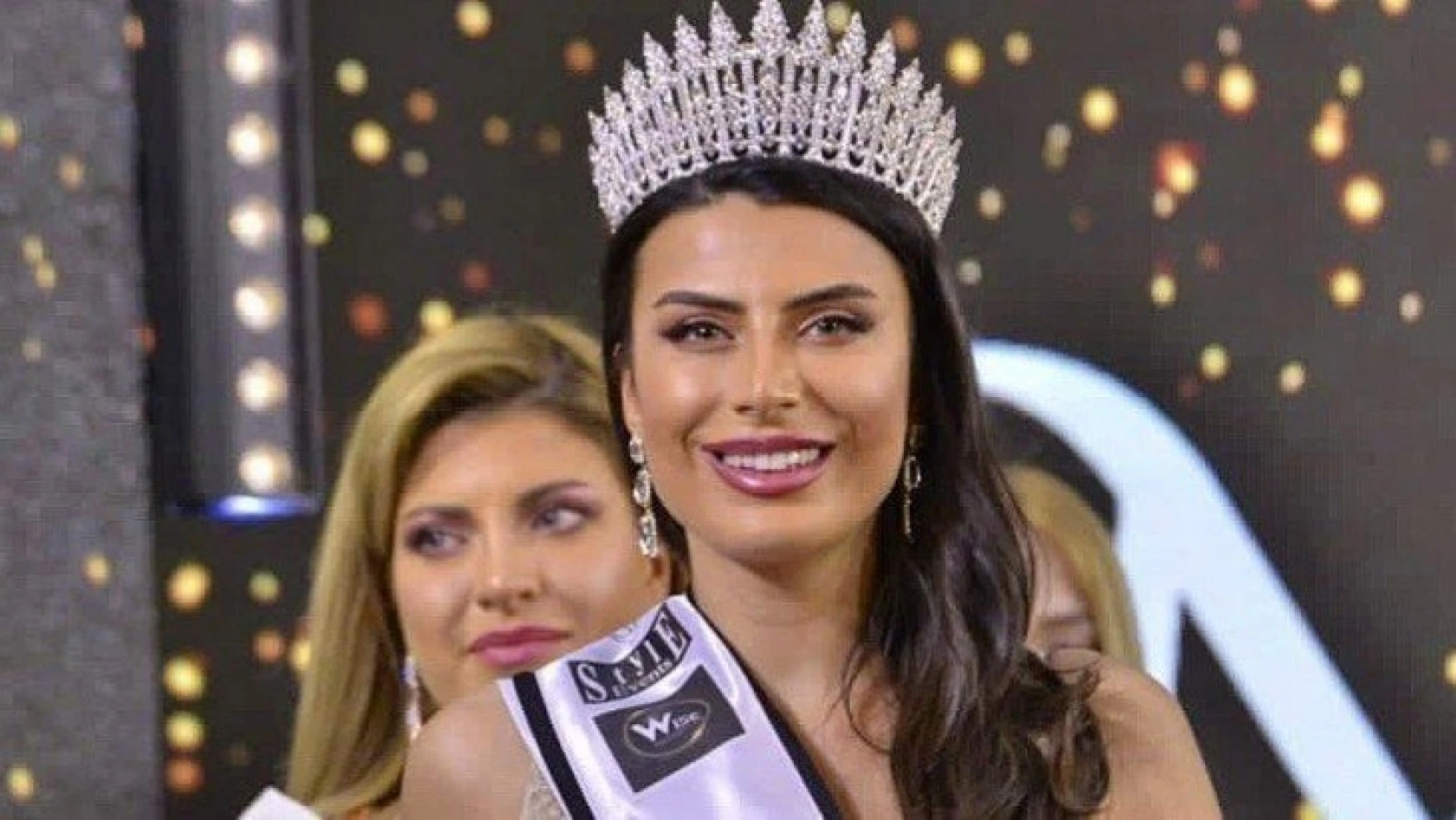 Duygu Çakmak, Miss Europe 2021'de üçüncü oldu