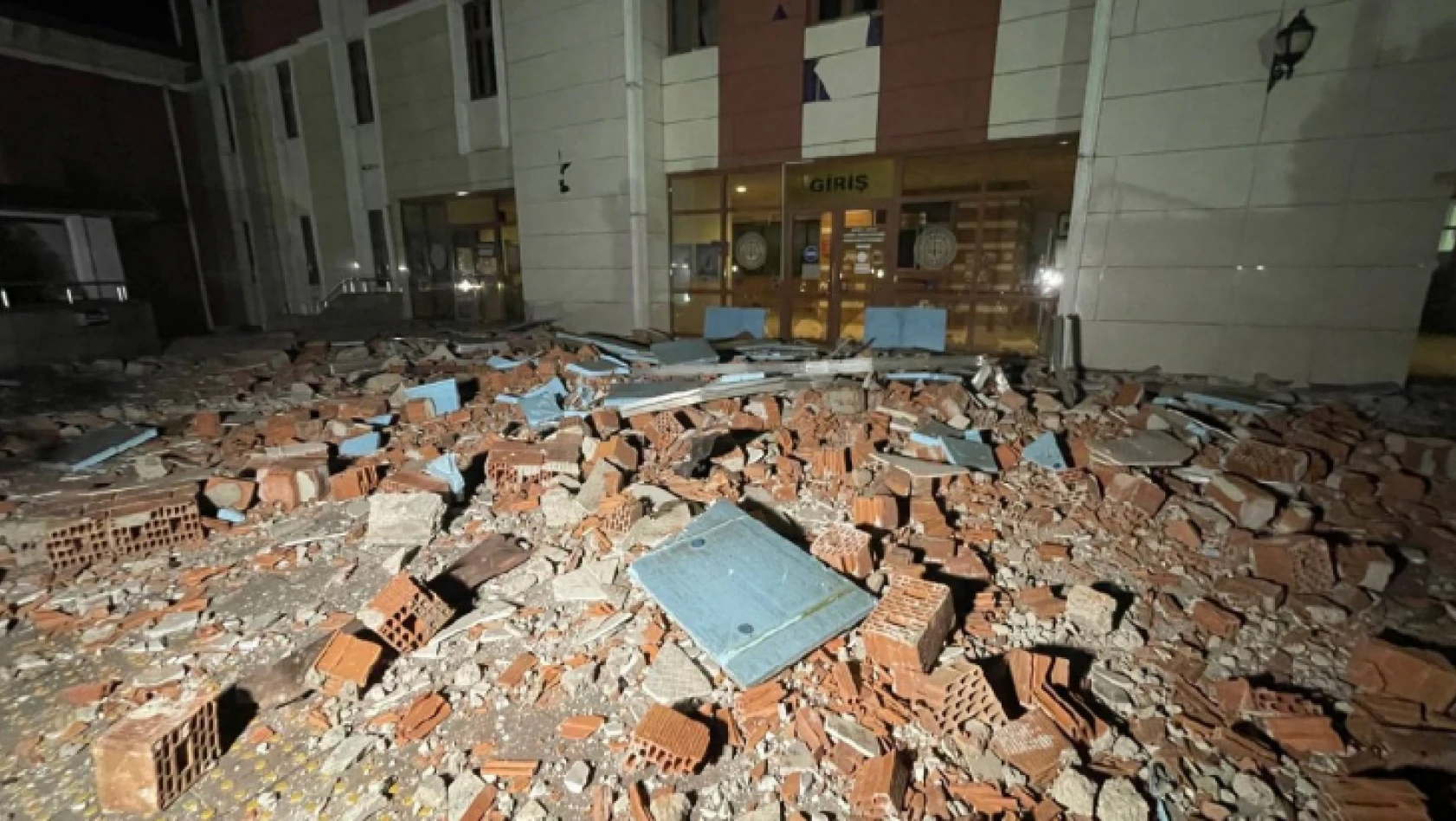 Düzce depremi sonrası uzmanlardan uyarı! '10 gün sürebilir'