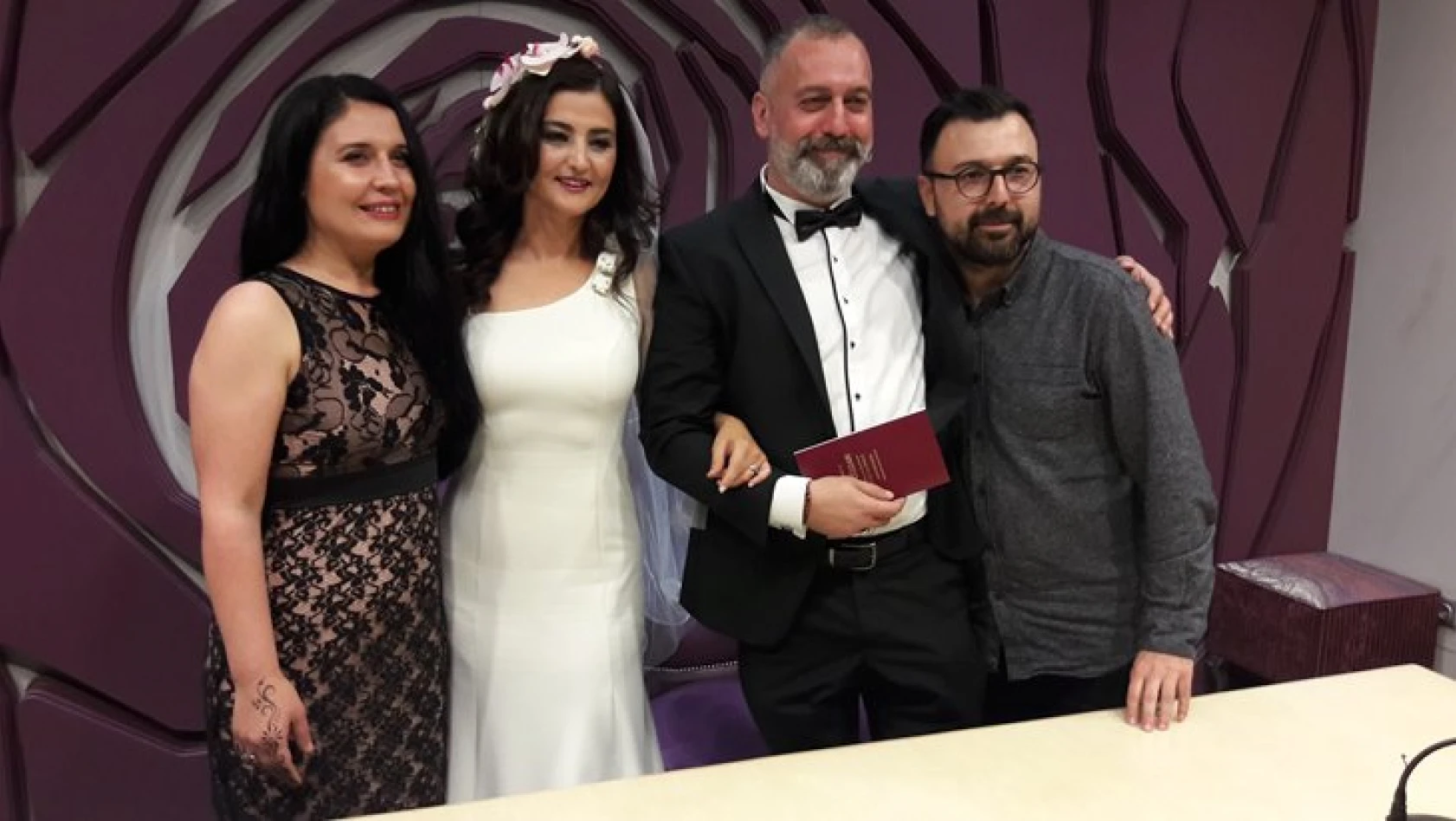 Eda Özcan ile Serhan Adem evlendi