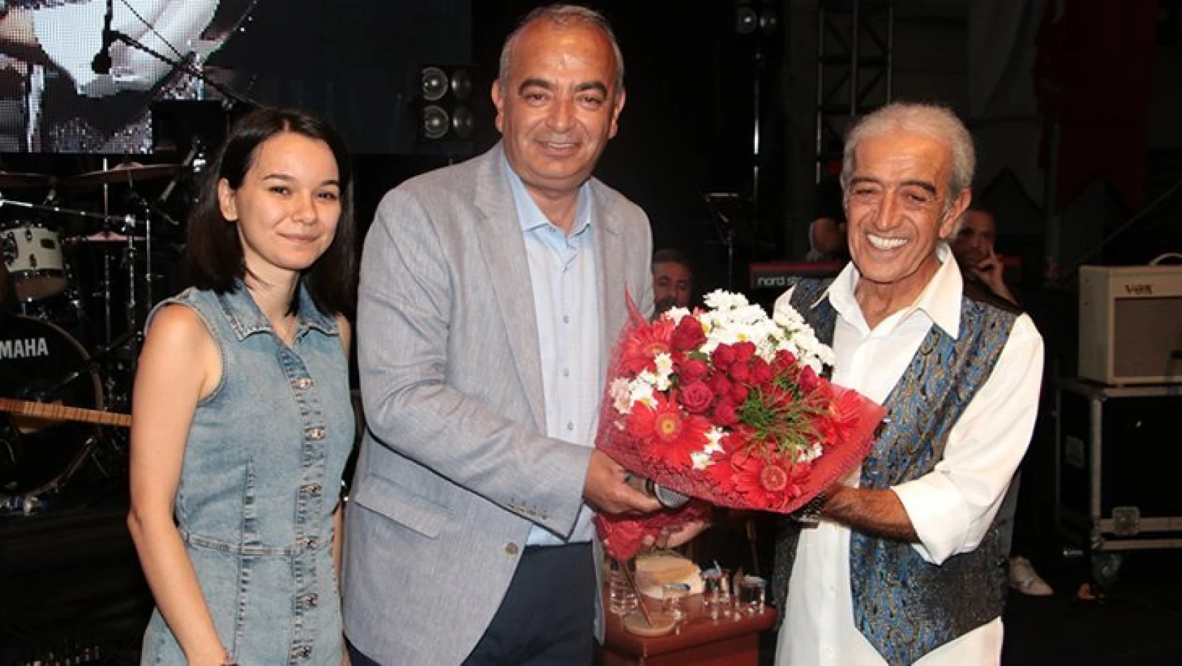 Edip Akbayram, 25 yıl sonra Devrek'te konser verdi