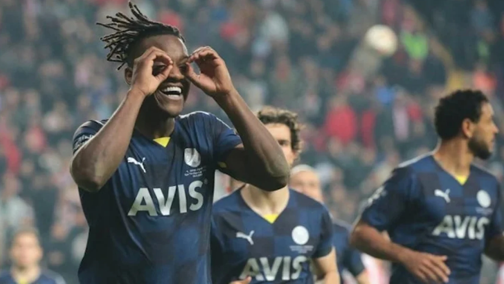 Fenerbahçe, Antalya'da zor da olsa kazandı! Gözünü derbiye dikti!