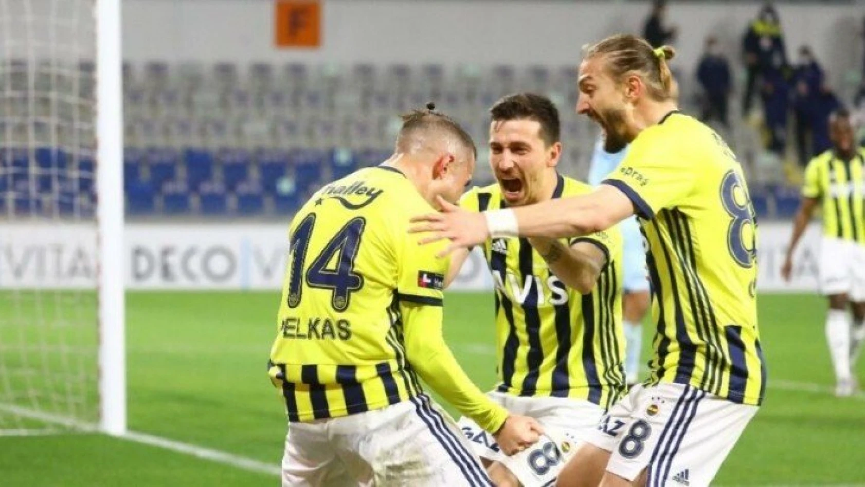 Fenerbahçe, Başakşehir'de müthiş bir galibiyet aldı! 3 puanı Harun kurtardı!