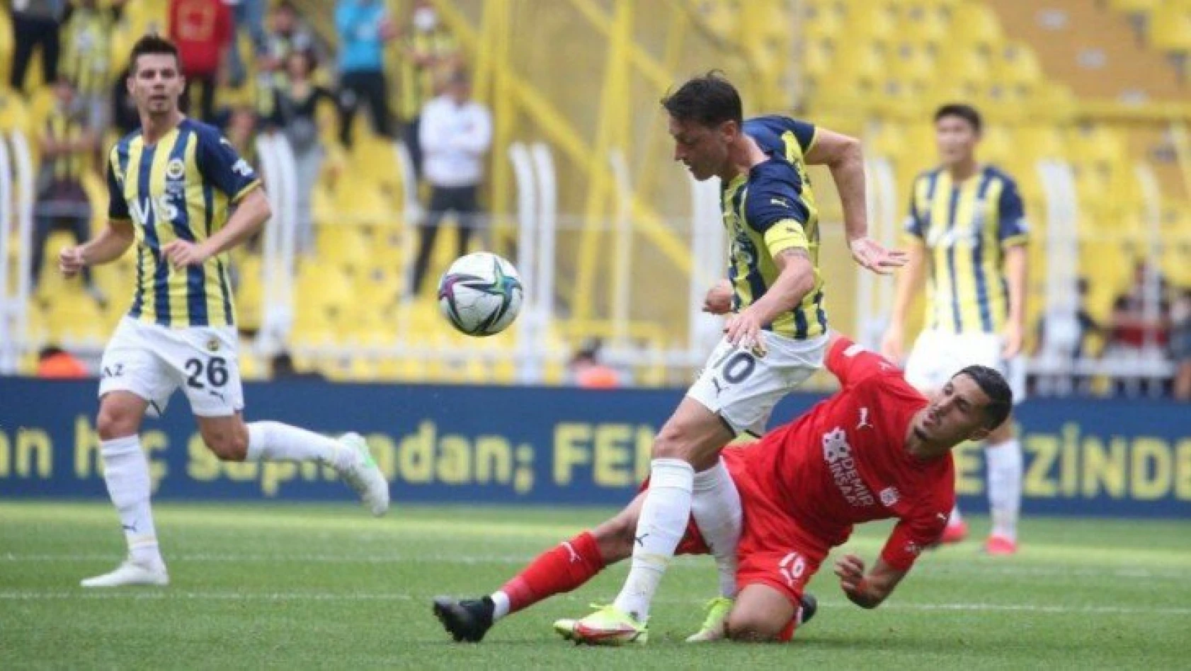 Fenerbahçe, Kadıköy'de Sivasspor'a takıldı