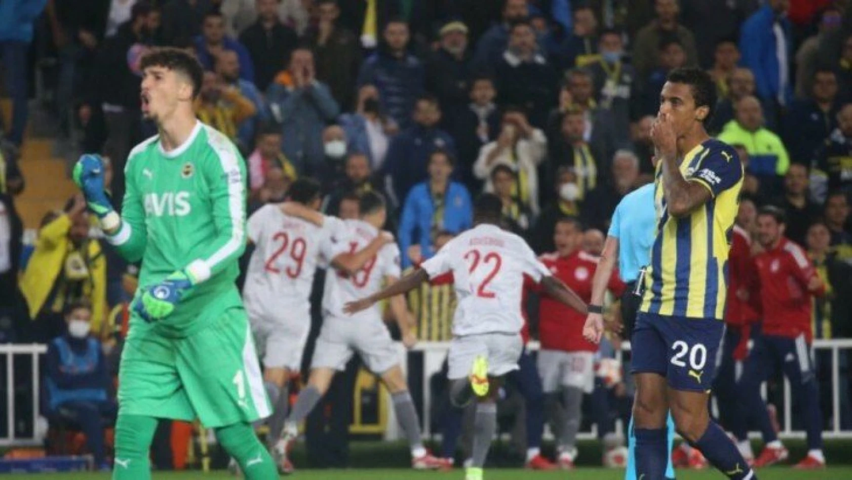Fenerbahçe, Olympiakos karşısında bozguna uğradı