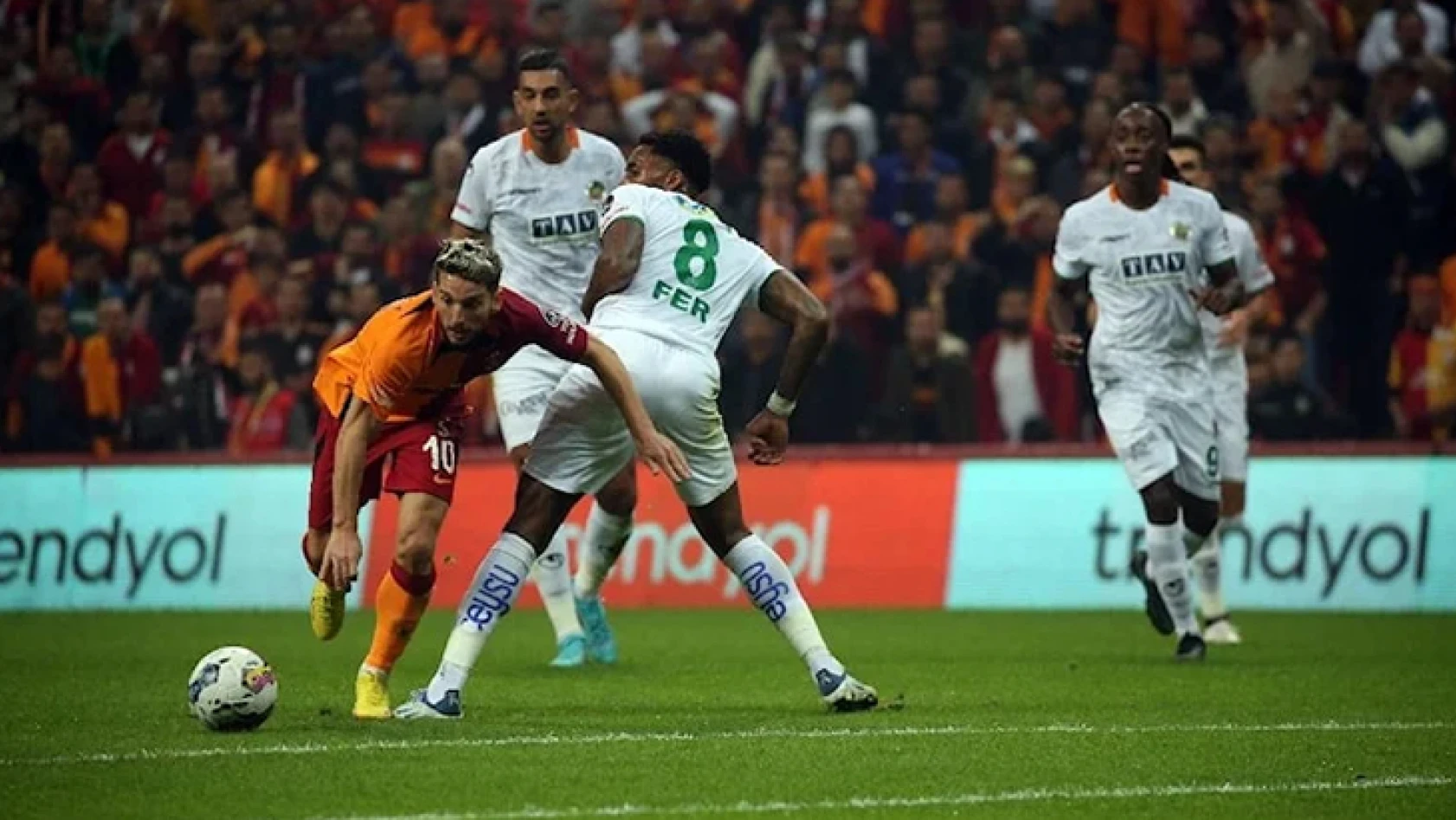 Galatasaray-Alanyaspor maçında uzatmada geri dönüş: 2-2