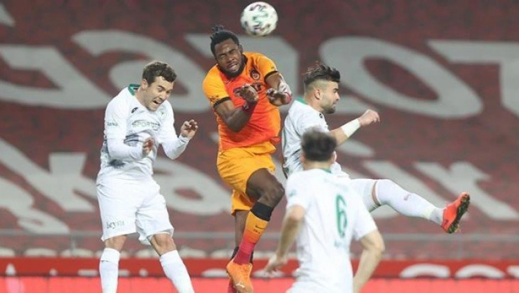 Galatasaray, deplasmanda Konyaspor'a 4-3 mağlup oldu