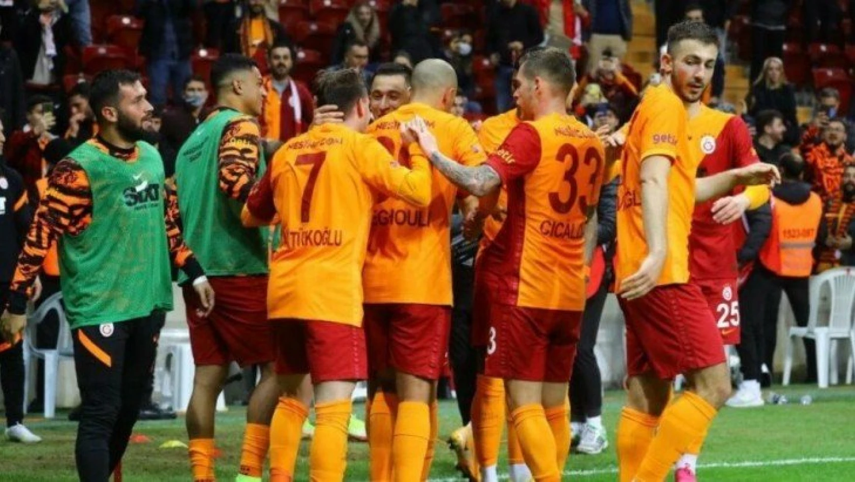 Galatasaray, Gaziantep FK'yı Morutan ve Kerem ile yıktı