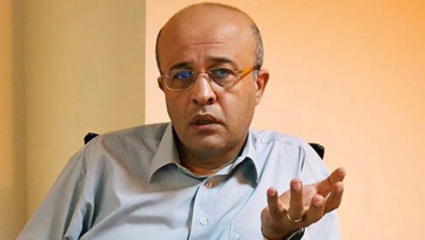 Gazeteci Ahmet Takan saldırıya uğradı