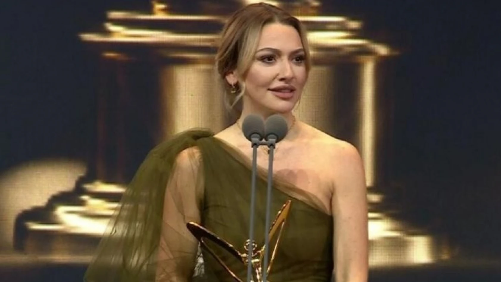 Hadise'den Altın Kelebek Ödülleri'nde dikkat çeken konuşma! 'Hiçbir zaman susmadım, susmayacağım'