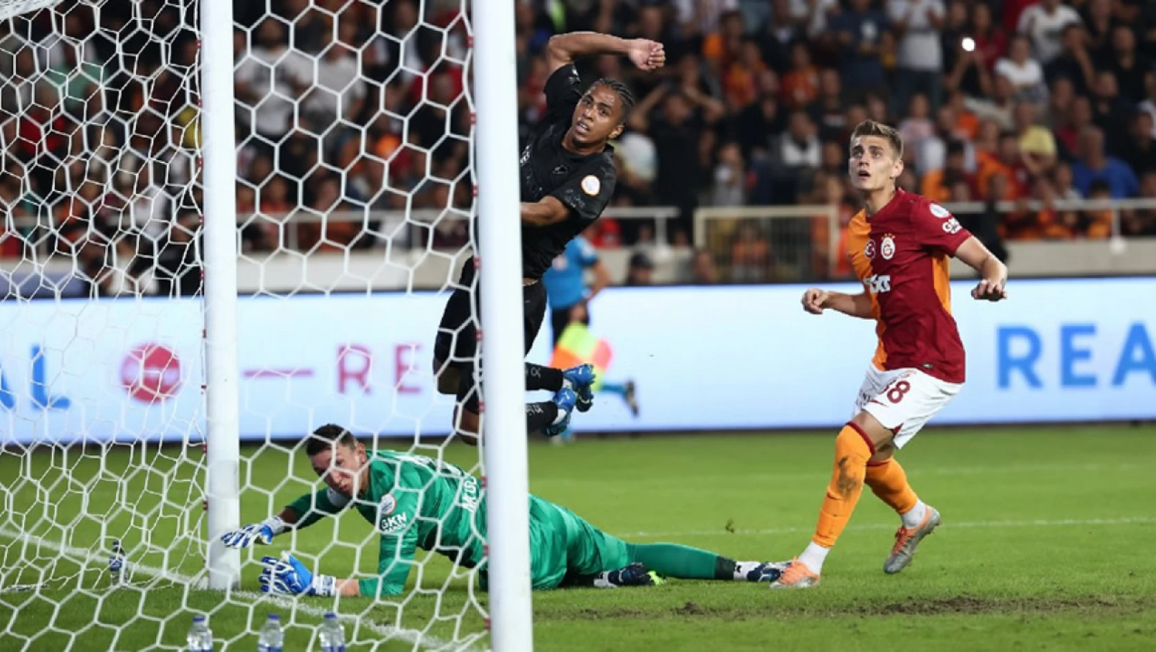 Hatayspor, Galatasaray'ın müthiş serisine son verdi