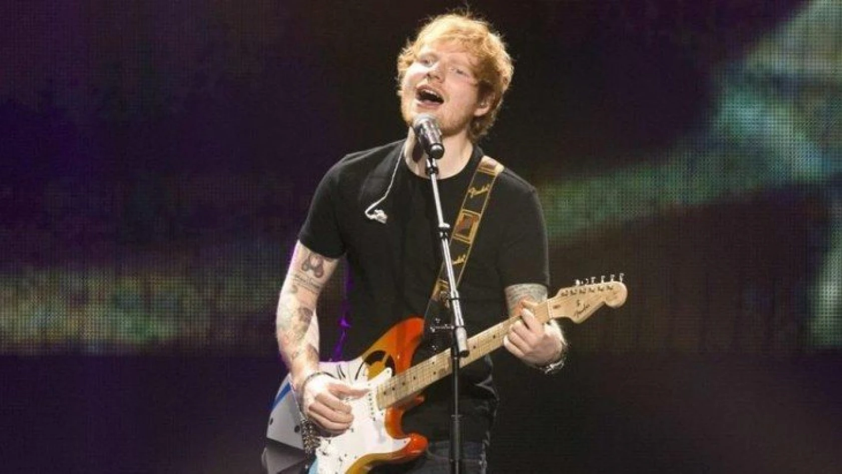 İngiliz şarkıcı Ed Sheeran, korona virüse yakalandı