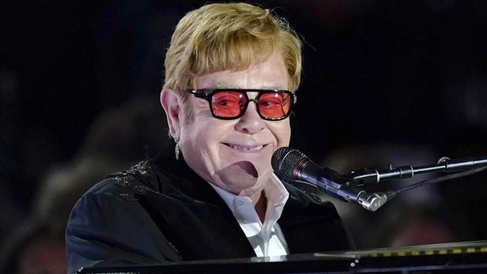 İngiliz şarkıcı Elton John müziğe veda ediyor! İşte son konserini vereceği tarih…