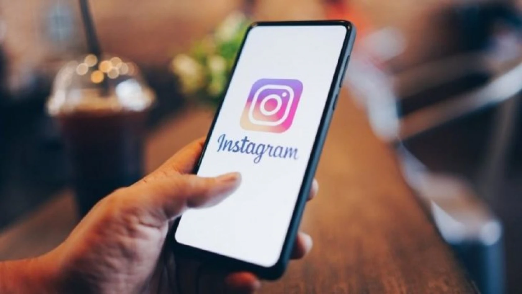 Instagram, bağlantı çıkartması için yeni özellikler getirdi