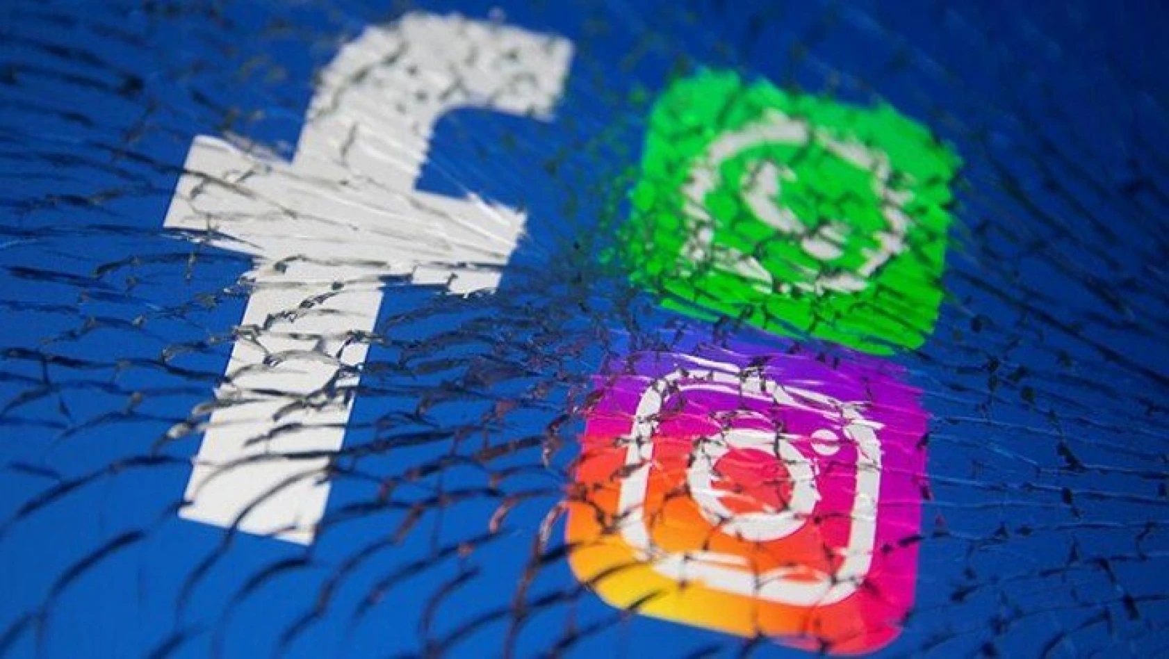 Instagram, Facebook ve WhatsApp'ta 6 saatlik kesintinin nedeni belli oldu