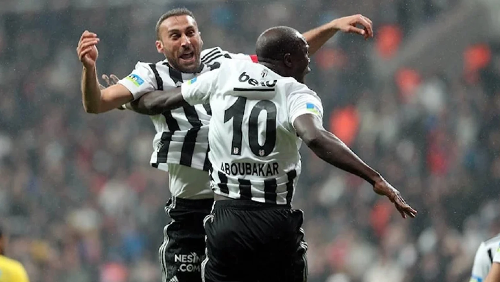 İstanbulspor'u 3 golle deviren Beşiktaş, derbi öncesi seriye bağladı