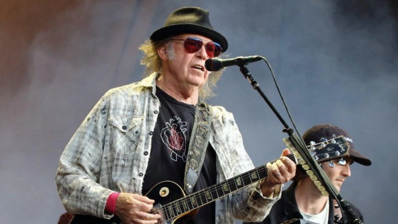 Neil Young'ın eski grubu Spotify'a geri döndü