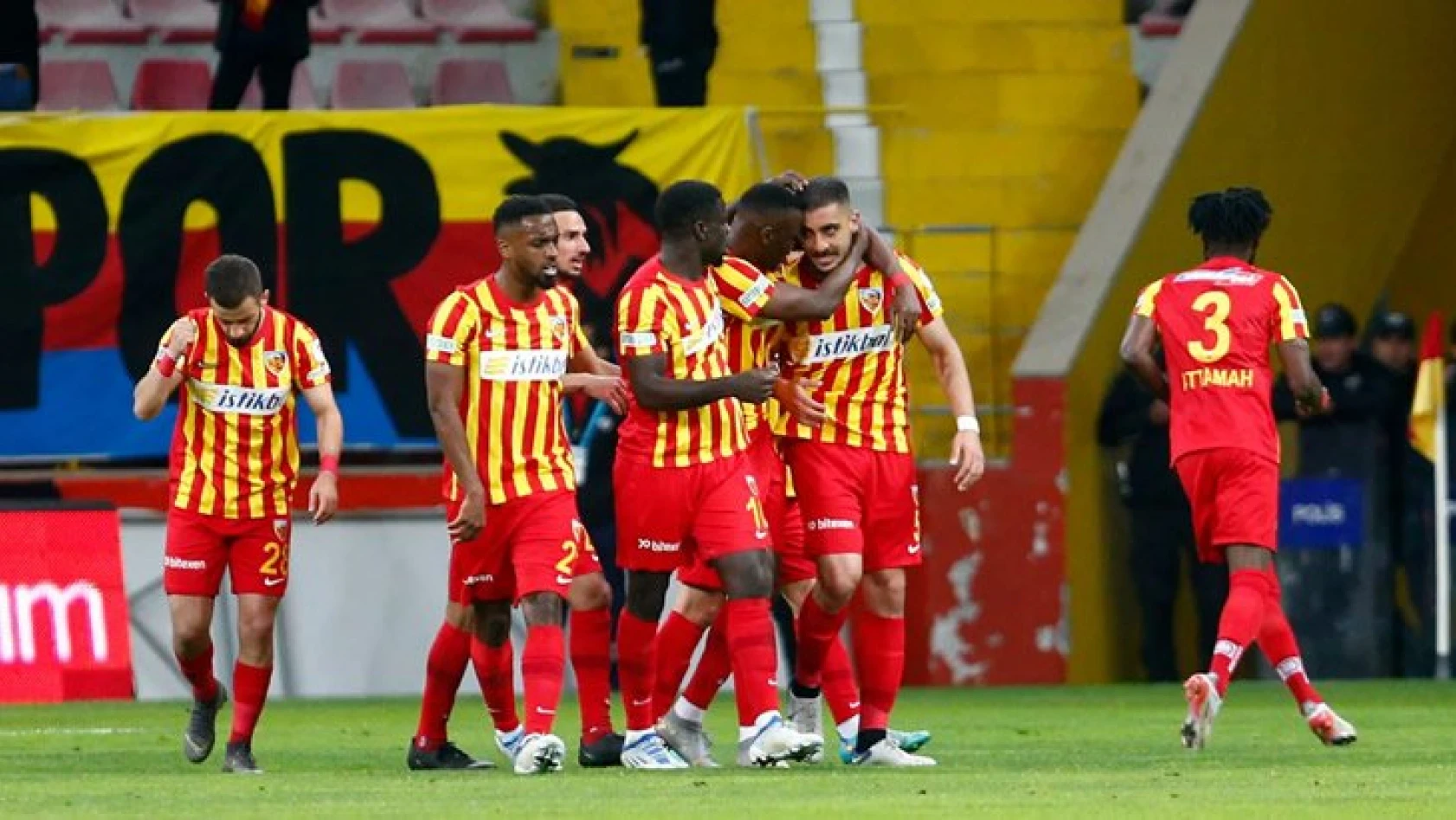 Kayserispor, Türkiye Kupası'nda ilk finalist oldu