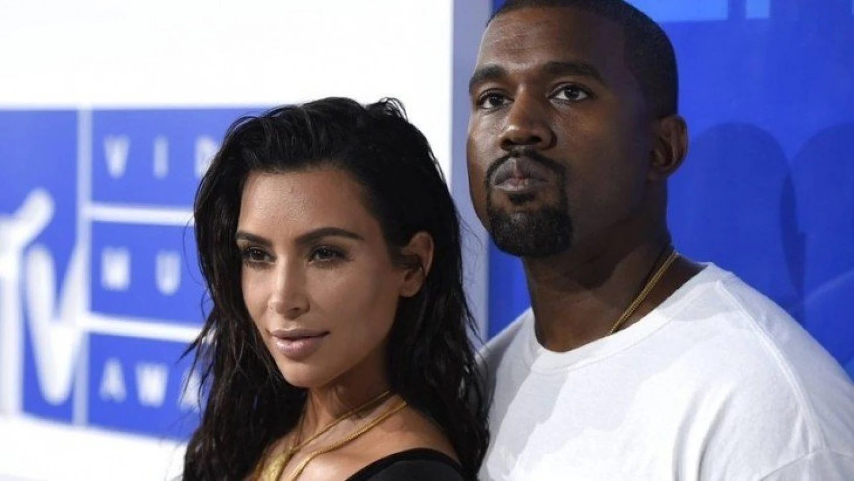 Kim Kardashian ile Kanye West boşanıyor