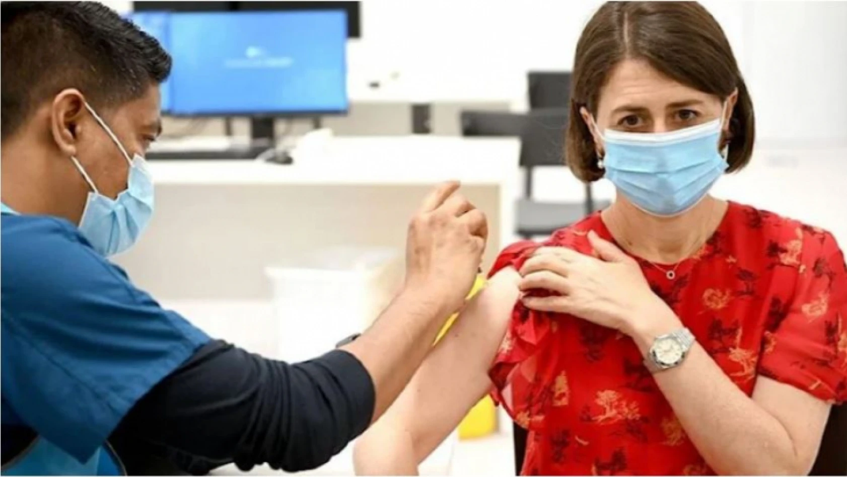 Korona aşısı olup hastalananlarda en sık görülen belirtiler açıklandı