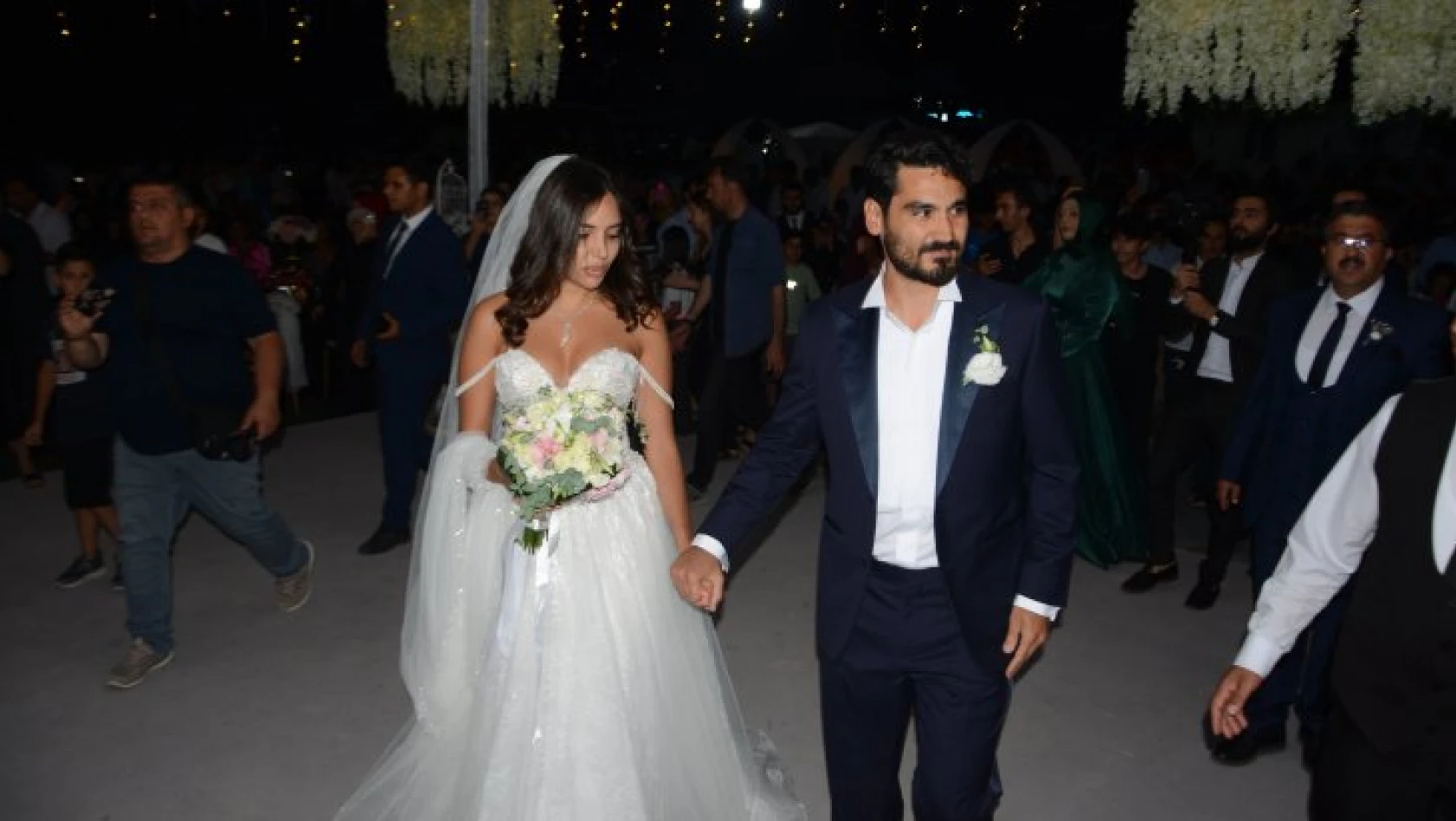 Manchester City'nin yıldızı İlkay Gündoğan, model Sara Arfaoui ile evlendi