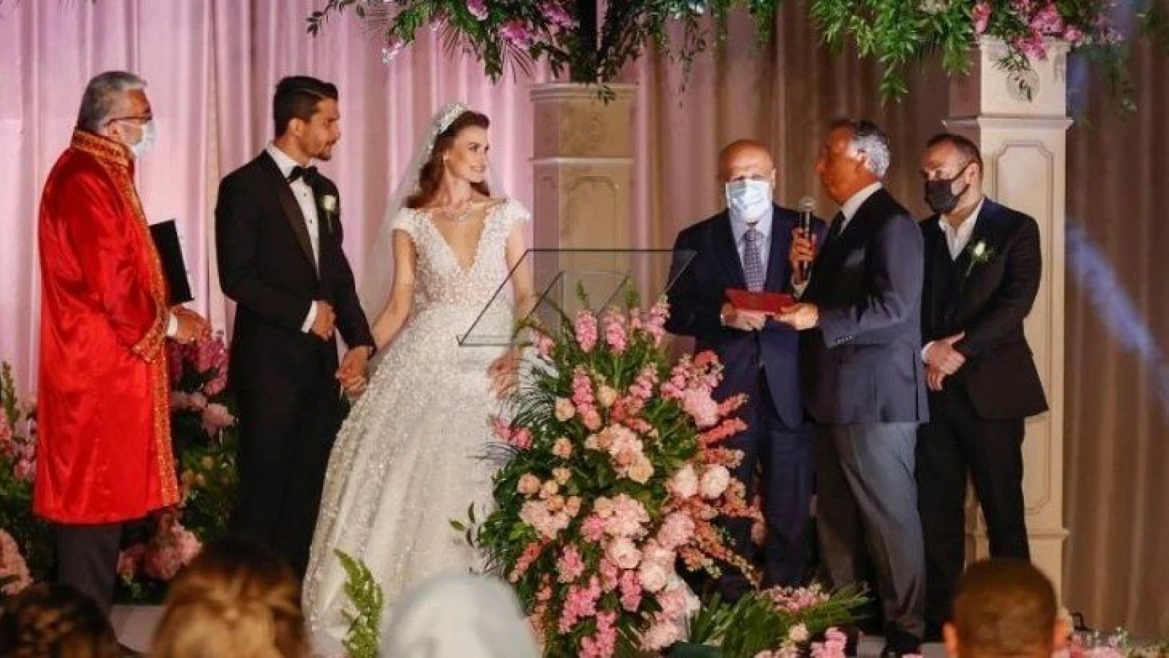 Necip Uysal ile Nur Beşkardeşler evlendi