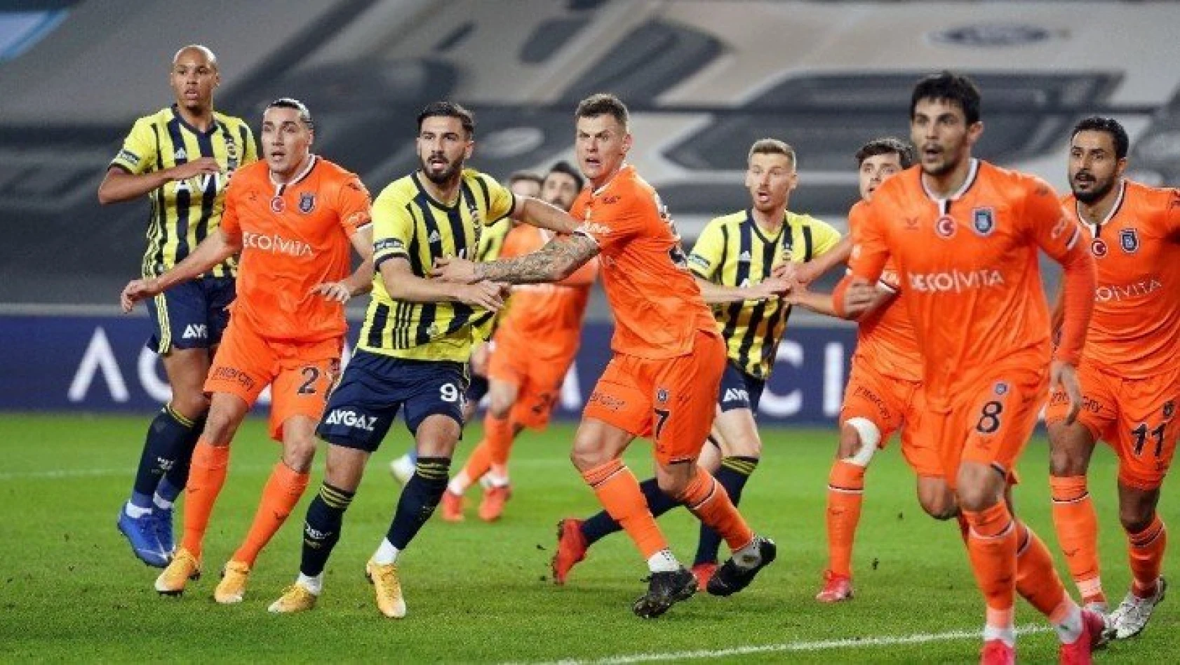 Nefes kesen maçta kazanan Fenerbahçe! 5 gol, 3 kırmızı kart...