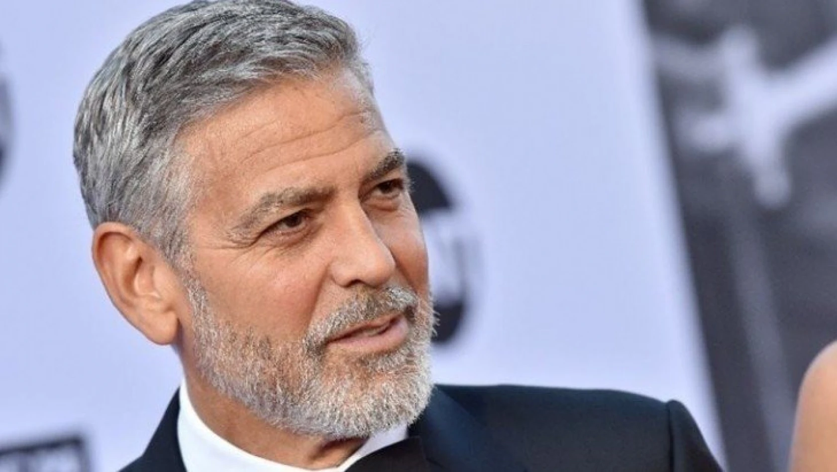 Oyuncu George Clooney hastaneye kaldırıldı