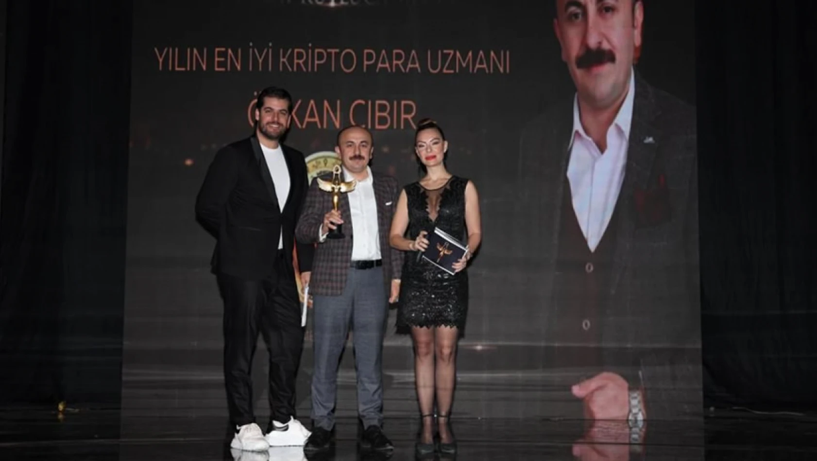 Özkan Cıbır, 'Yılın En İyi Kripto Para Uzmanı' seçildi